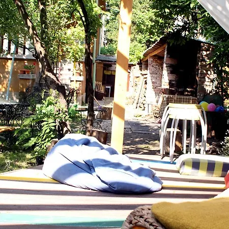 بيت شباب Costel *