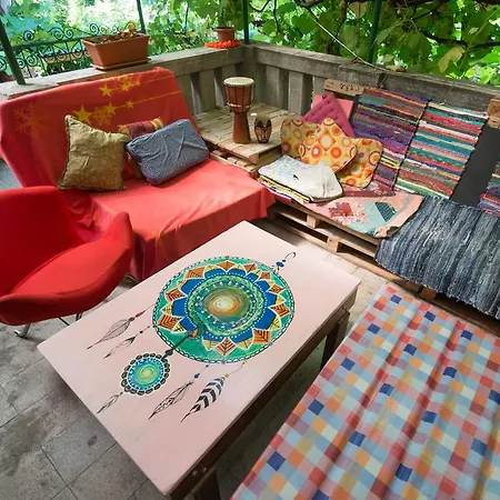 Costel بيت شباب